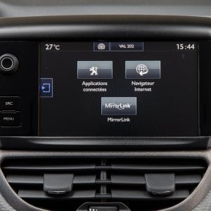 Peugeot 208 sempre più connessa