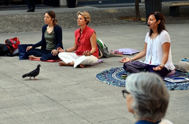Yoga, la giornata internazionale: così si medita in piazza