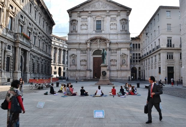 Yoga, la giornata internazionale: così si medita in piazza
