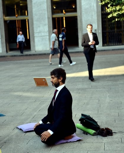 Yoga, la giornata internazionale: così si medita in piazza