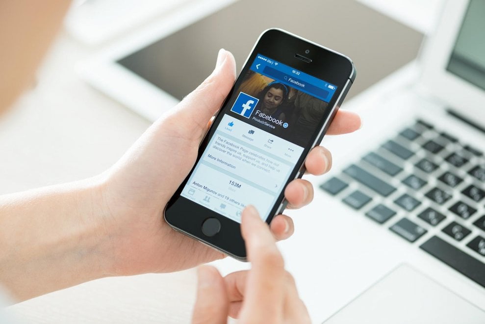 Smartphone, quanto tempo ci passiamo