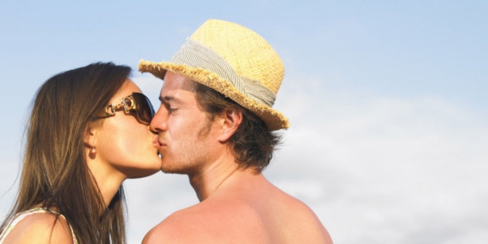 Bacio, ecco dieci benefici per la salute