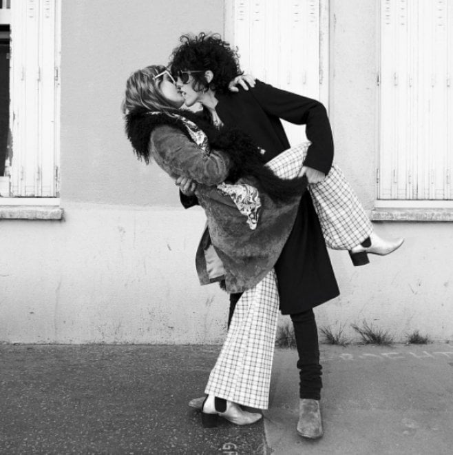Nozze in Toscana per la cantante Lp: l'annuncio con un bacio su ...