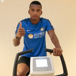 Inter, visite ok per Dalbert: ora firma e annuncio
