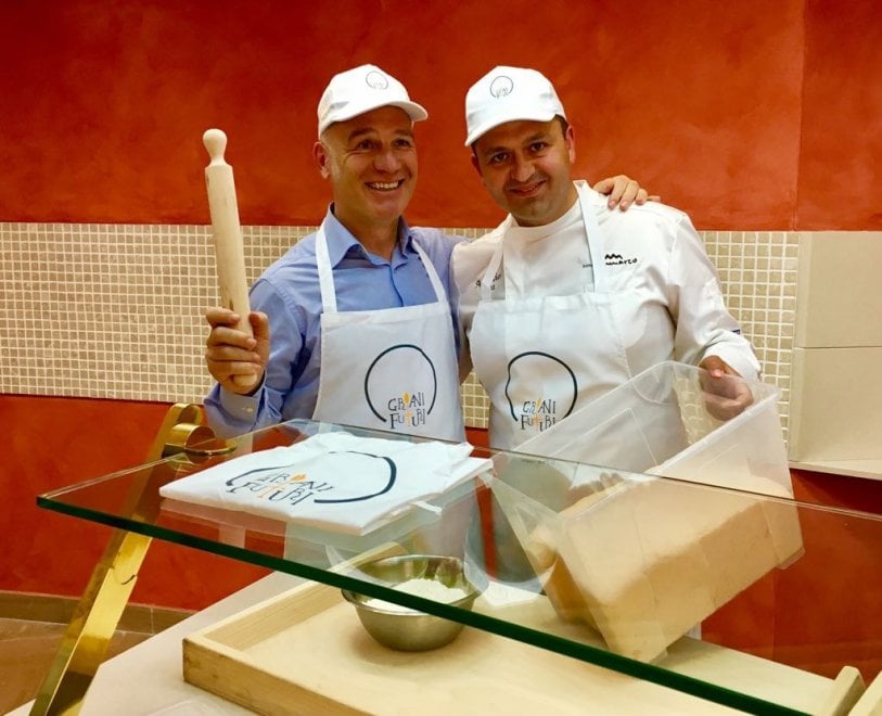 Mani in pasta contro il tumore 