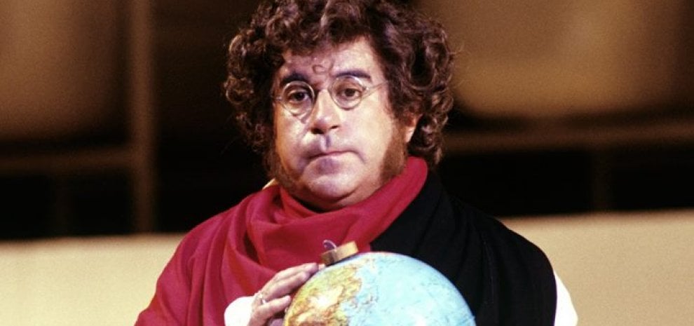 Il Ragazzino Goffo Ma Genio Del Computer