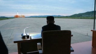 Kim Jong-un assiste al lancio del missile 