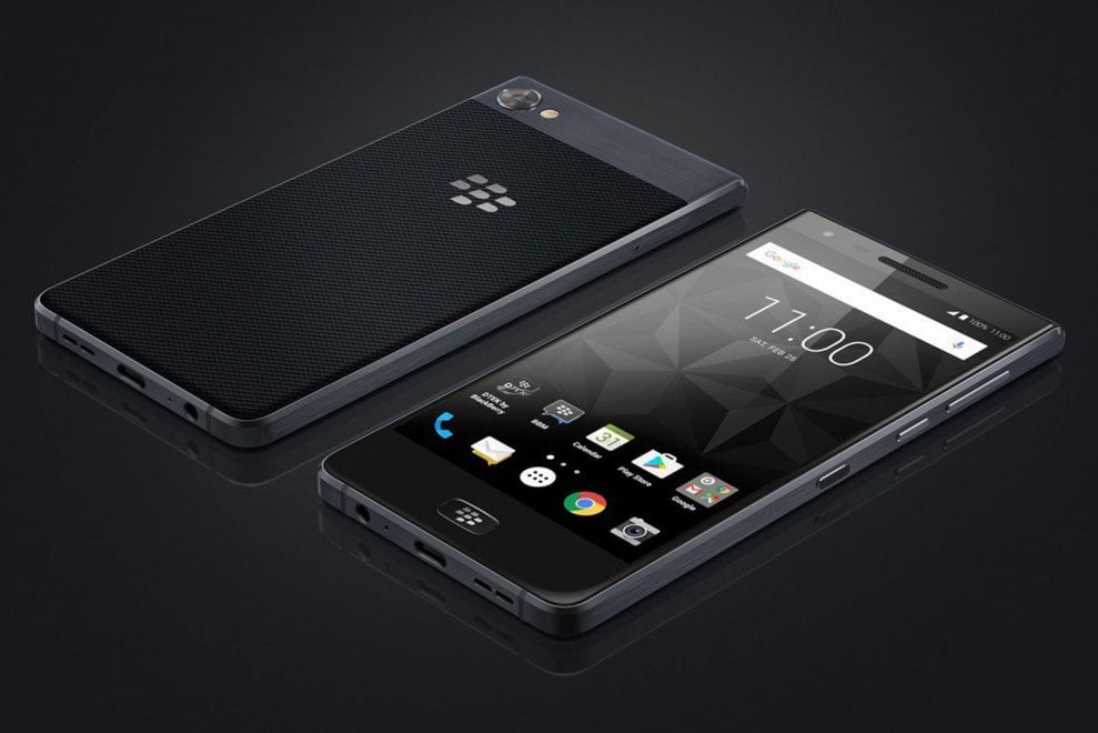 Addio tastiera, ecco BlackBerry Motion