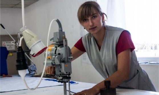 Abiti puliti, quando la schiavitù è Made in Europe: abbigliamento e scarpe  sulla pelle dei lavoratori dell'Est - la Repubblica