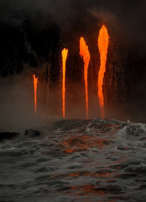 Hawaii, scatti dall'inferno: lo spettacolo della colata lavica