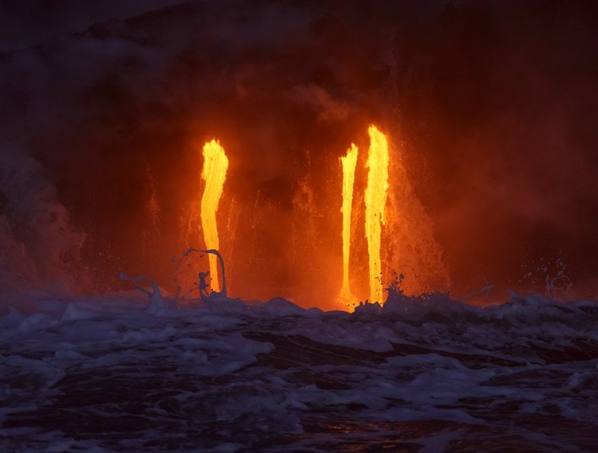Hawaii, scatti dall'inferno: lo spettacolo della colata lavica