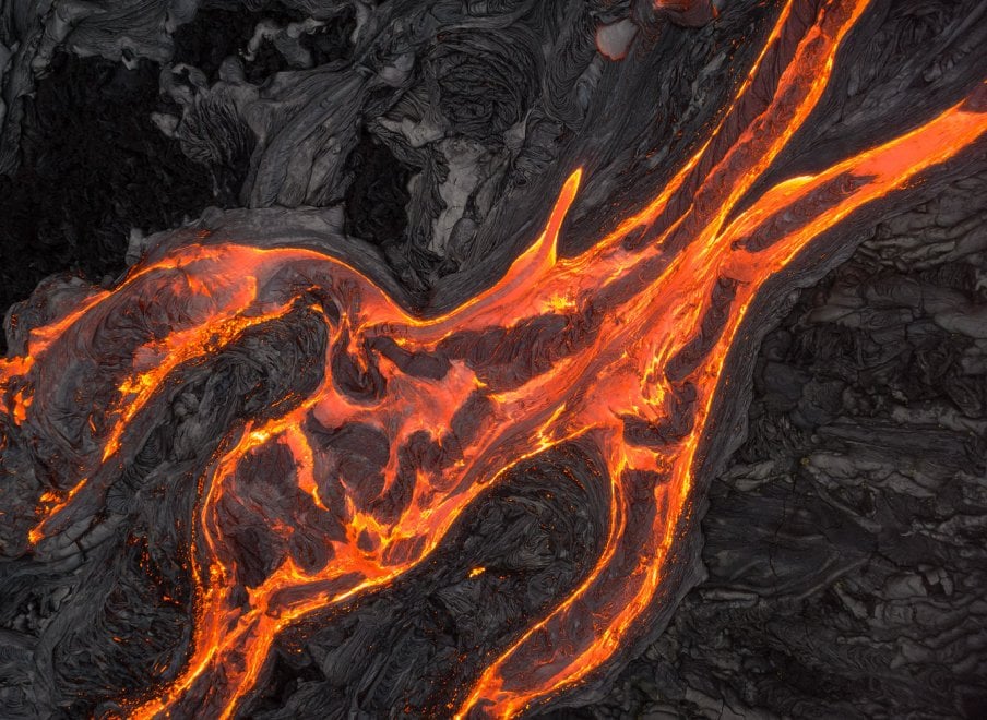 Hawaii, scatti dall'inferno: lo spettacolo della colata lavica
