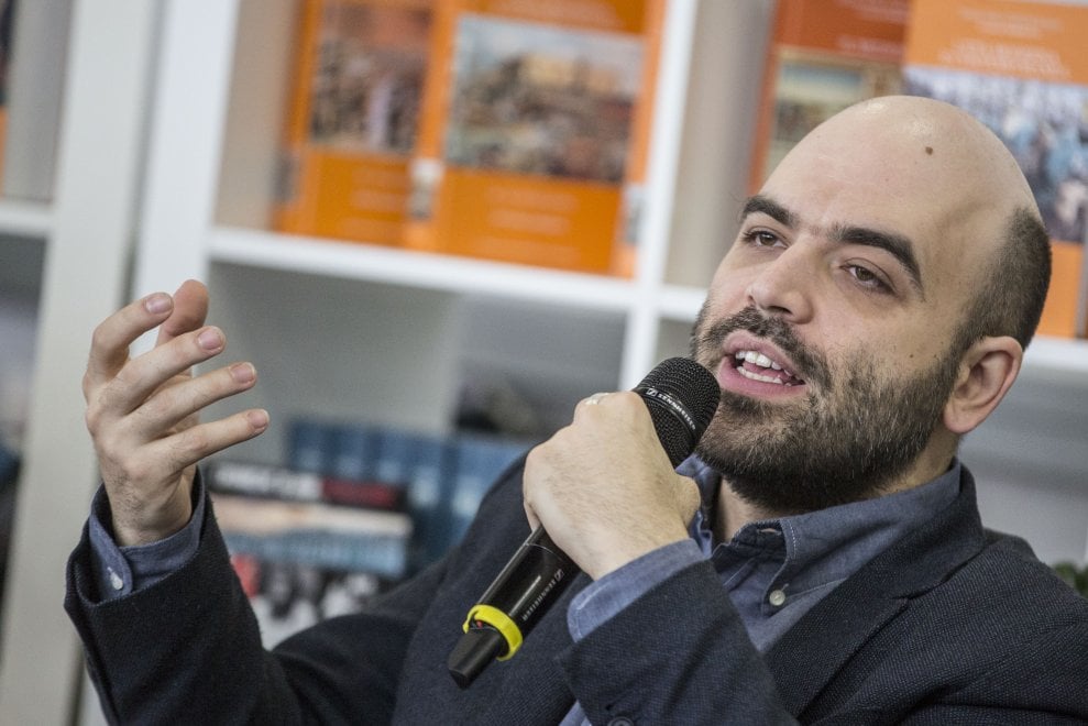 Saviano con Repubblica sotto la Nuvola