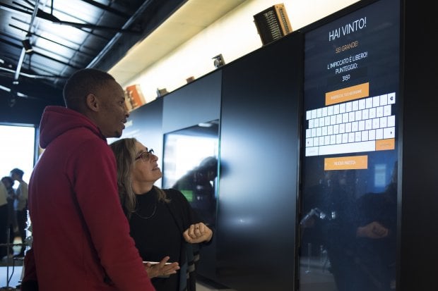 Al Museo dell'Istituto superiore di sanità i ricercatori accolgono i giovani migranti