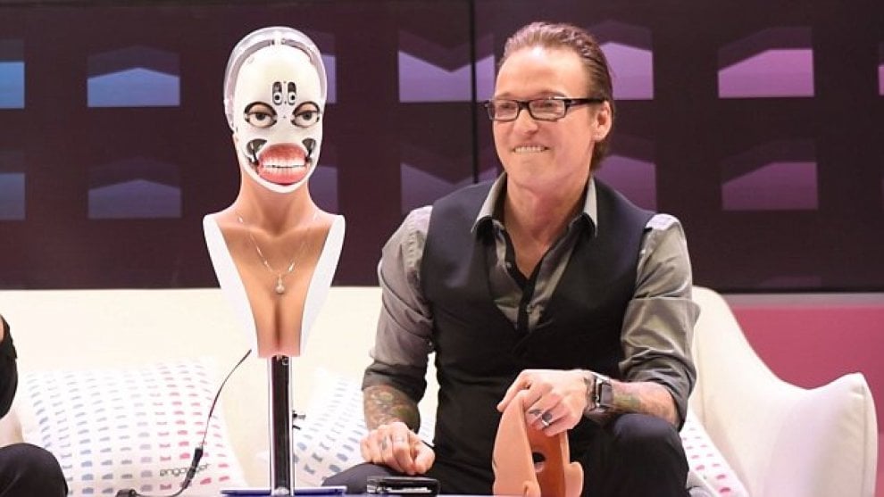 Sesso e androidi, scusa ma ti chiamo robot