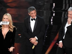 Sanremo 2018, il festival di Fiorello. Baglioni fa la spalla, successo di Hunziker e Favino