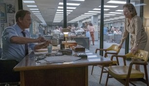 Spielberg, la stampa e la politica. Charlize Theron: "Un grande film"