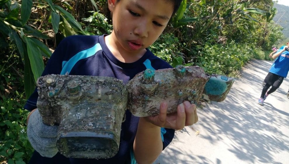 Taiwan, l'odissea della macchina fotografica persa in mare: trovata ancora carica dopo 3 anni