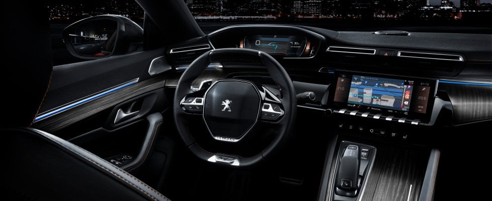 PEUGEOT i-Cockpit, che show per la Nuova 508