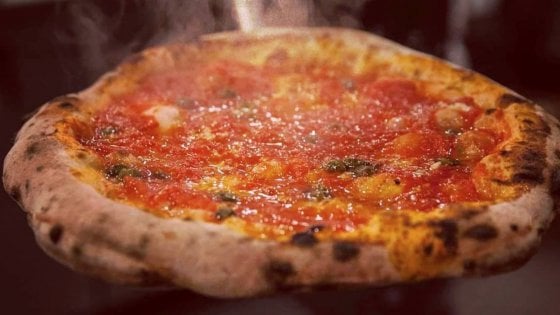 Una pizza di Franco Pepe, primo posto della 50Top 2017 (foto 50TopPizza)