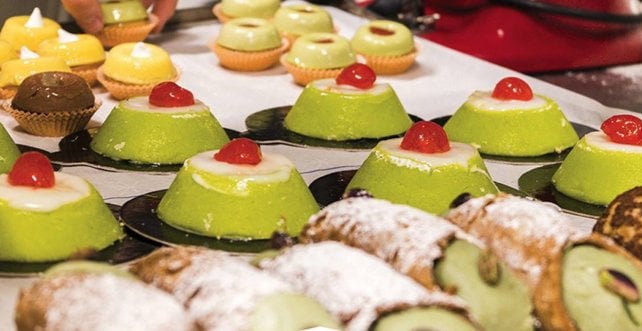 Arancine, granite, cassate e trattorie: tutti i sapori della Palermo Felix