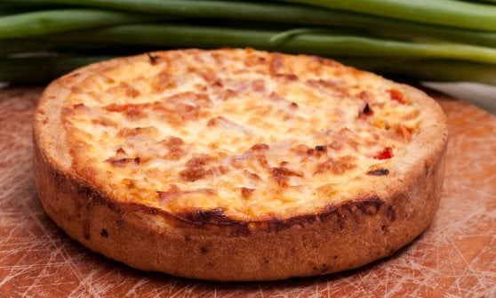 La ricetta originale prevede: Cr&egrave;me fraiche, pancetta a dadini e uova 