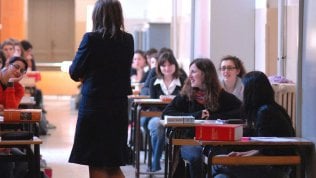 <a href="https://puntoitalia.online/speciali/scuola/maturita/edizione2017/2017/06/14/news/maturita_verifica_la_tua_preparazione_con_i_nostri_quiz-168120032/" fck_savedurl=""><strong>&middot; Test breve</strong></a><br /><a href="http://static.repubblica.it/repubblica/10-p/quiz_maturita/letteratura4/frameset.exclude.html" fck_savedurl=""><strong>&middot; Test integrale</strong></a><a href="https://puntoitalia.online/speciali/scuola/maturita/edizione2017/2017/06/14/news/maturita_verifica_la_tua_preparazione_con_i_nostri_quiz-168120032/" fck_savedurl=""><strong><br /><br /></strong></a>
