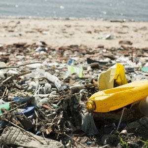 India, i pescatori del Kerala che raccolgono la plastica nel mare