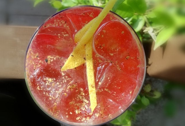 Amanti del gin di tutto il mondo unitevi: ecco 11 cocktail d'autore per celebrarlo