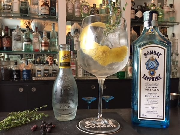 Amanti del gin di tutto il mondo unitevi: ecco 11 cocktail d'autore per celebrarlo