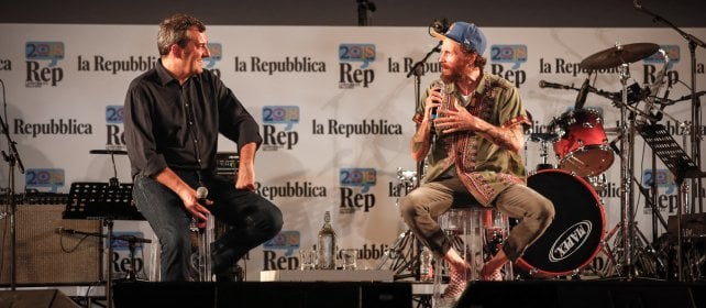 Jovanotti chiude La Repubblica delle Idee: "Penso ancora positivo, periodo formidabile"