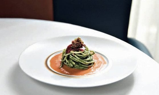 Spaghetto con bottarga, zucca infornata, alice marinata, arancia e gelatina di bergamotto&nbsp;