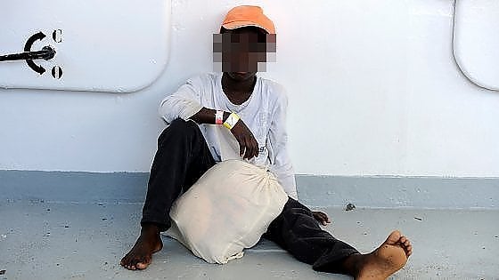 Migranti, sempre più minori soli in Italia: solo il 3% in affido, migliaia gli irreperibili