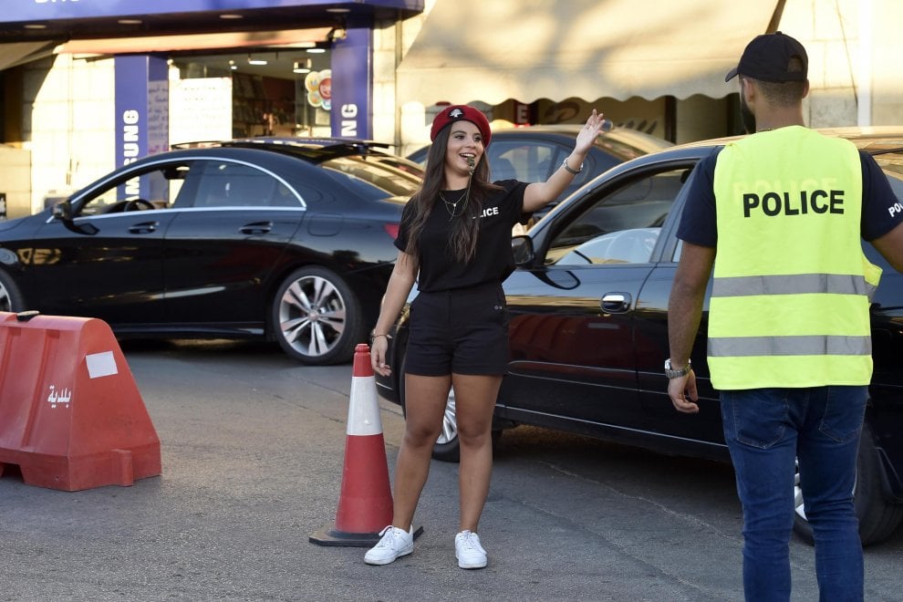 Poliziotte in Libano, le divise dello scandalo