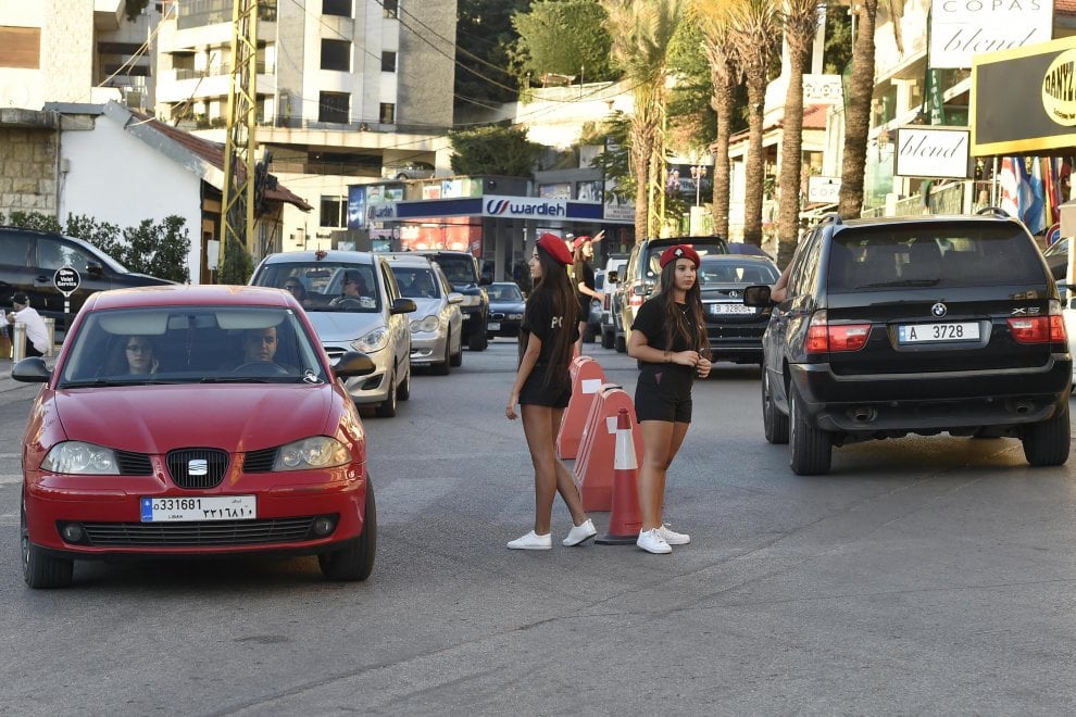 Poliziotte in Libano, le divise dello scandalo