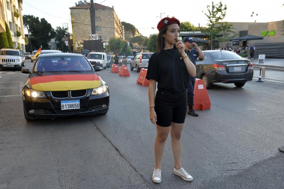 Poliziotte in Libano, le divise dello scandalo