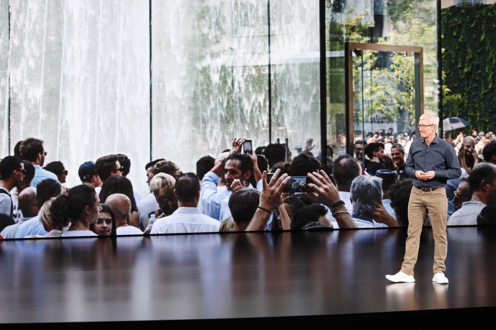 Cupertino, al via il keynote: Apple presenta i nuovi iPhone