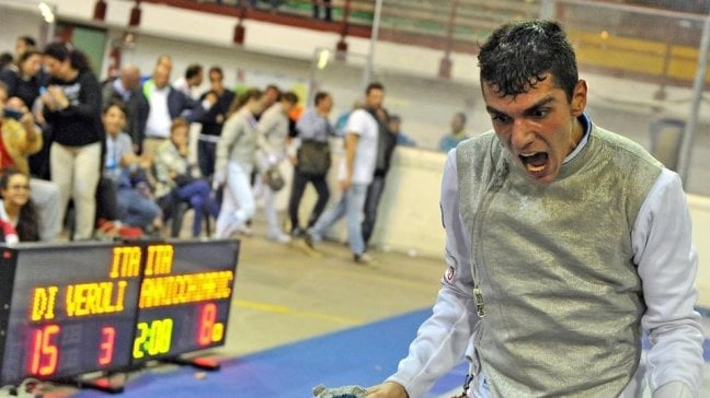 Primo oro per l&rsquo;Italia: Davide Di Veroli<br /> vince la finale di spada maschile <a href="http://gedi.pmgsport.it/video/olimpiadi-giovanili-di-veroli-re-mida-oro-nella-spada/"><strong>video</strong></a>