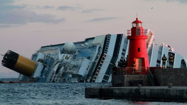 <a href="https://video.repubblica.it/dossier/costa-concordia-il-recupero/costa-concordia-storia-di-un-naufragio/140274/138809" fck_savedurl="">Il naufragio della Costa Concordia - <strong>video</strong></a>