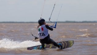 <a href="https://puntoitalia.online/sport/dirette/video/?sezione=olimpiadi-giovanili-tomasoni-perfetta-e-oro-nel-kiteboard/">Oro nel kite con la Tomasoni</a>