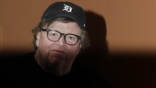 'Fahrenheit 11/9', il giorno <br />di Donald Trump. Michael Moore: "&Egrave; il peggio"<a href="https://video.repubblica.it/dossier/festa-del-cinema-di-roma-2018/7-sconosciuti-a-el-royale-il-film-che-apre-roma-e-all-star/315515/316145?video"><strong><br /></strong></a>