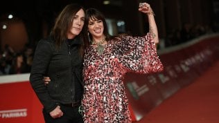 Asia Argento sul red carpet con Manuel Agnelli e gli Afterhours