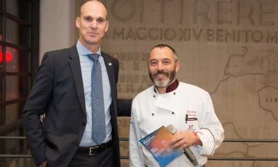 L'ambasciatore Ofer Sachs e lo chef Giovanni Terracina