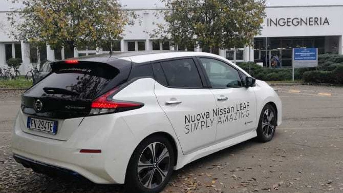 Nissan zero emission минивэн