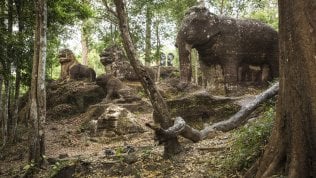 Due amici in Cambogia e il fragile equilibrio di Phnom Kulen, culla dell'Impero khmer