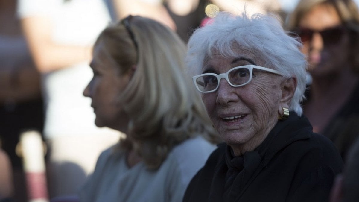 Serie Tv Ironica Sulla Vita Dei Camici Bianchi