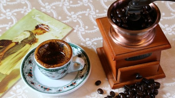 Gran Caffè Gambrinus: tra caffè e sfogliatelle qui è passata la storia di Napoli