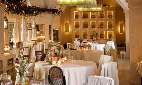 La sala del ristorante Due Camini, stella Michelin di Borgo Egnazia