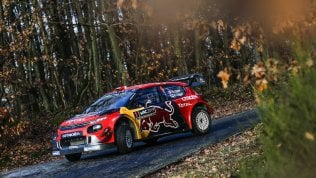 La nuova Citro&euml;n C3 WRC 2019 in azione nei test