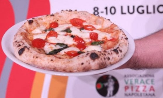 (foto AVPN, presentazione delle Olimpiadi della Vera pizza napoletana)